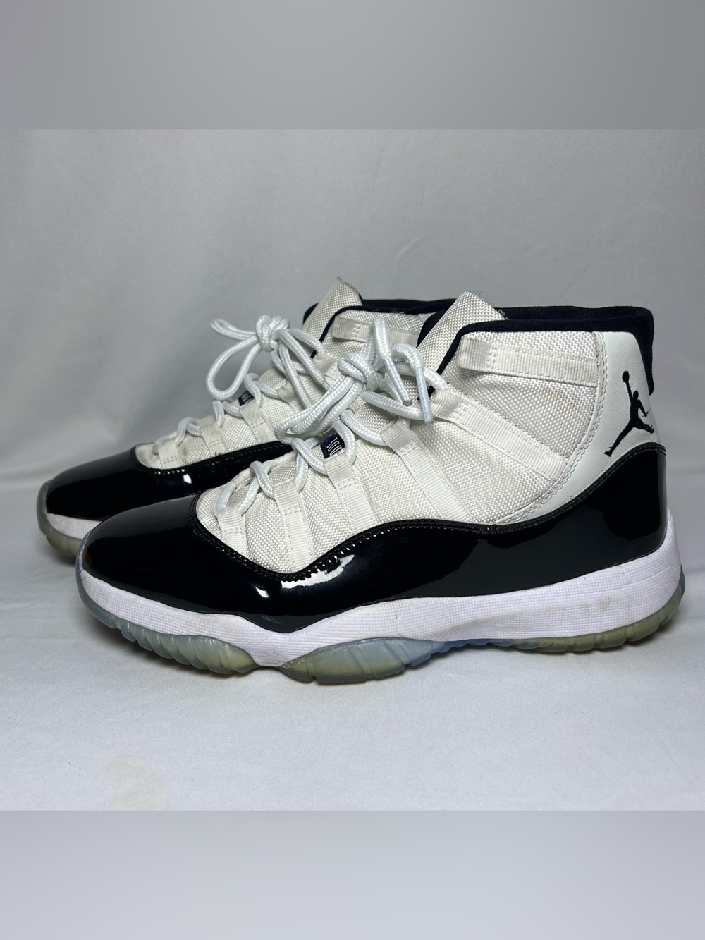 Pre owned Jordan 11 Concord 2018 size 10.5 free shipping